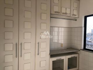 Apartamento Para Alugar com 3 quartos sendo 2 suítes no bairro Ponto Central em Feira De Santana