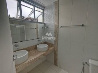 Casa de Condomínio Para Alugar com 3 quartos sendo 3 suítes no bairro Sim em Feira De Santana