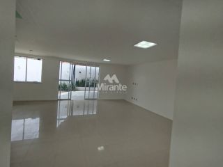 Casa de Condomínio Para Alugar com 3 quartos sendo 3 suítes no bairro Sim em Feira De Santana