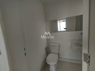 Casa de Condomínio Para Alugar com 3 quartos sendo 3 suítes no bairro Sim em Feira De Santana