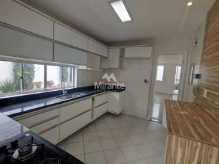 Casa de Condomínio Para Alugar com 3 quartos sendo 3 suítes no bairro Sim em Feira De Santana