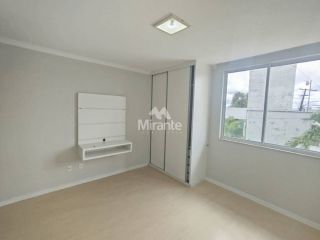 Casa de Condomínio Para Alugar com 3 quartos sendo 3 suítes no bairro Sim em Feira De Santana