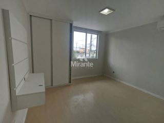 Casa de Condomínio Para Alugar com 3 quartos sendo 3 suítes no bairro Sim em Feira De Santana