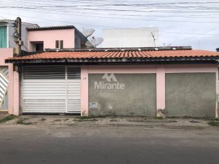 Casa Para Vender no bairro Capuchinhos em Feira De Santana