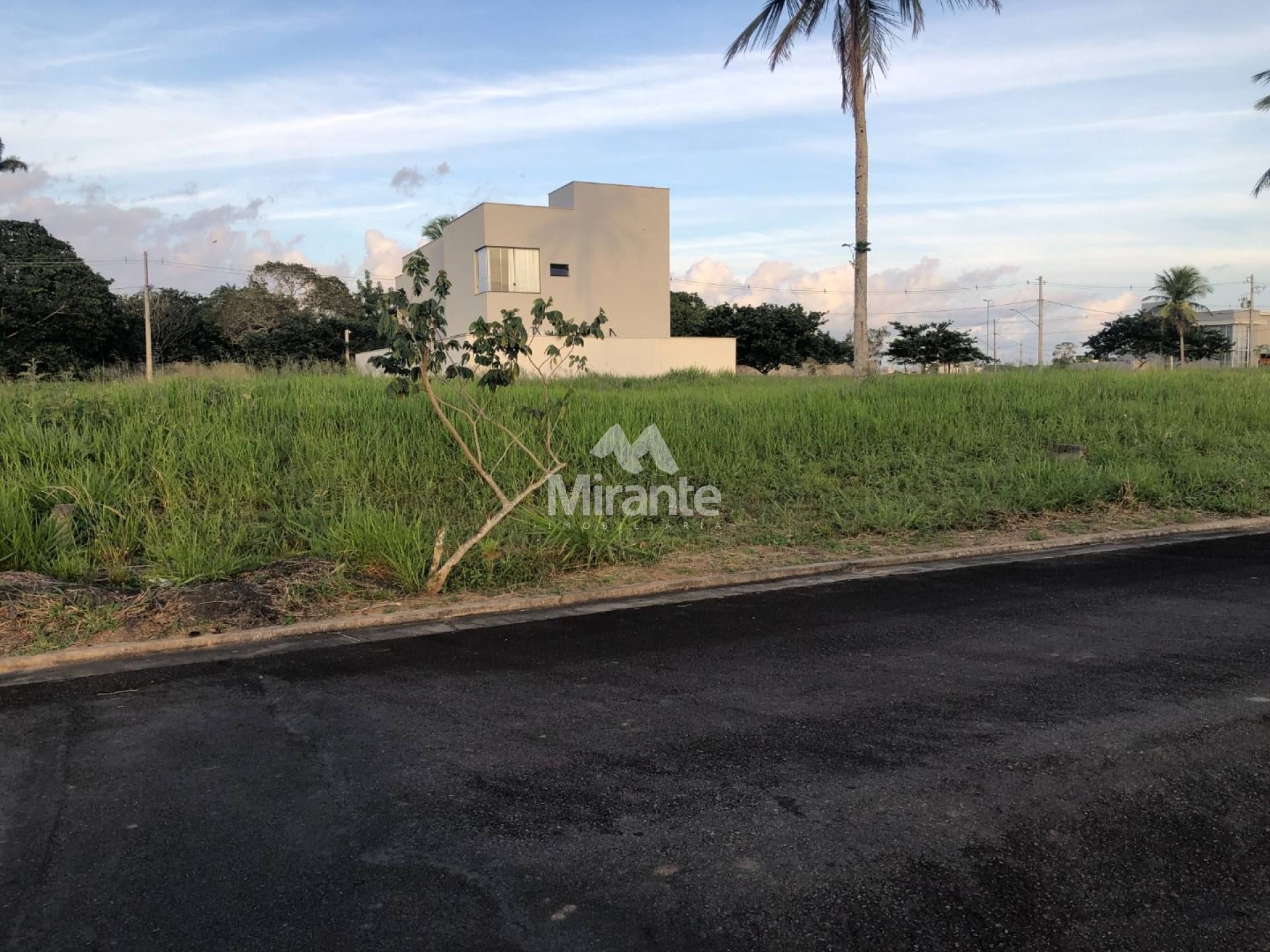 Lote / Terreno de Condomínio Para Vender no bairro Registro em Feira De Santana