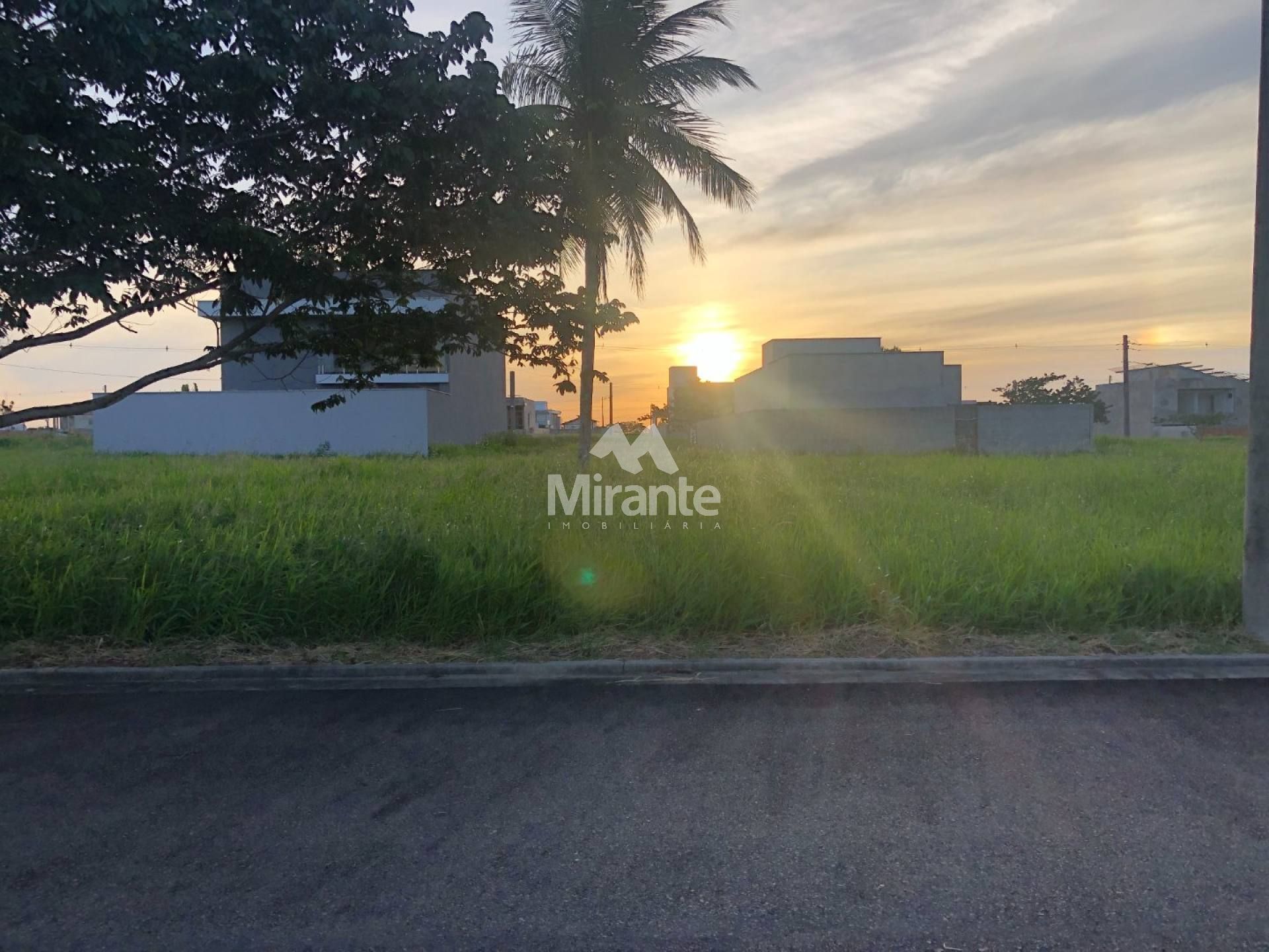 Lote / Terreno de Condomínio Para Vender no bairro Registro em Feira De Santana