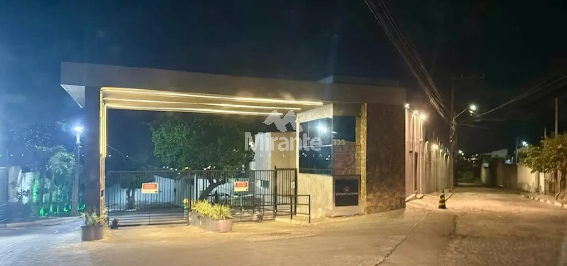 Casa de Condomínio Para Vender com 3 quartos sendo 1 suítes no bairro Lagoa Salgada em Feira De Santana