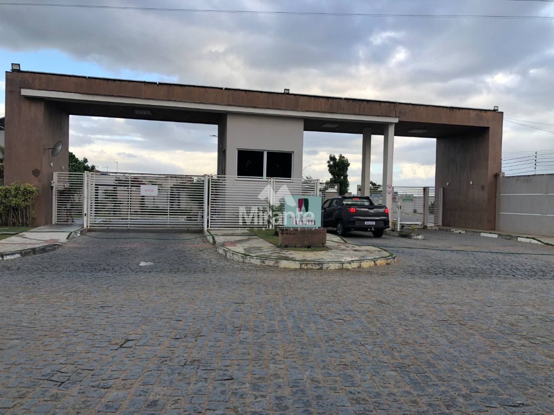 Casa de Condomínio Para Alugar com 2 quartos sendo 1 suíte no bairro Registro em Feira De Santana