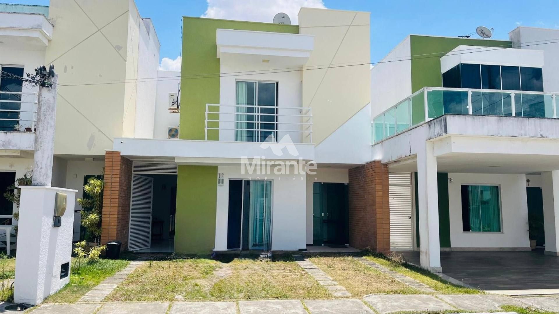 Casa de Condomínio Para Vender com 3 quartos 1 suítes no bairro Mangabeira em Feira De Santana