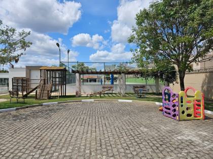 Casa de Condomínio Mobiliada Para Vender com 3 quartos sendo 1 suíte no bairro Registro em Feira De Santana