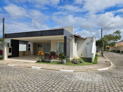 Casa de Condomínio Mobiliada Para Vender com 3 quartos sendo 1 suíte no bairro Registro em Feira De Santana
