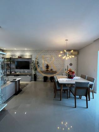 Apartamento à venda no Perequê