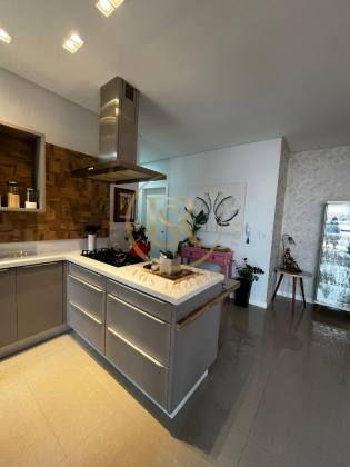 Apartamento à venda no Perequê