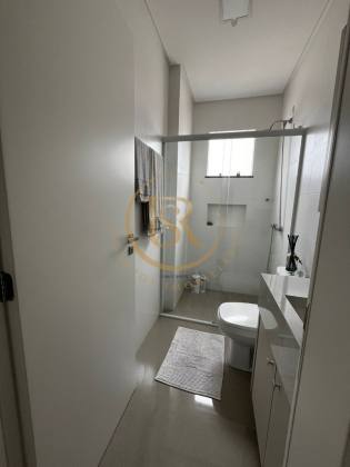 Apartamento à venda no Perequê