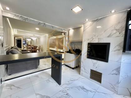 Apartamento finamente mobiliado em Meia praia a poucos metros do mar