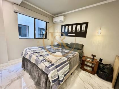 Apartamento finamente mobiliado em Meia praia a poucos metros do mar