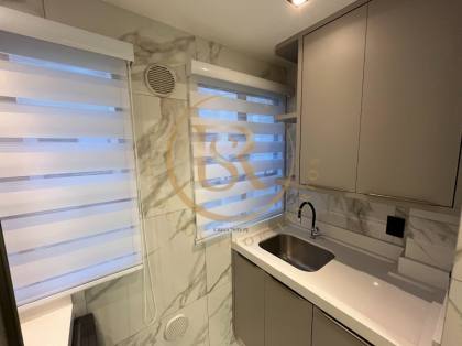 Apartamento finamente mobiliado em Meia praia a poucos metros do mar