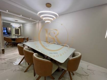 Apartamento finamente mobiliado em Meia praia a poucos metros do mar