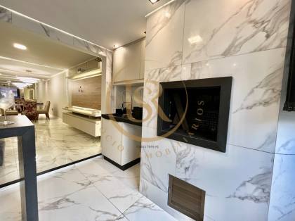 Apartamento finamente mobiliado em Meia praia a poucos metros do mar