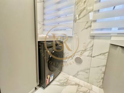 Apartamento finamente mobiliado em Meia praia a poucos metros do mar