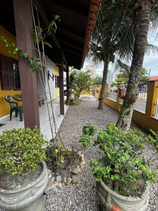 Compre casa no Perequê