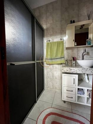 Compre casa no Perequê