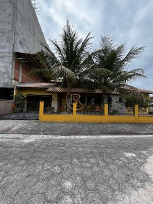Compre casa no Perequê