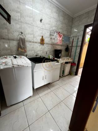 Compre casa no Perequê