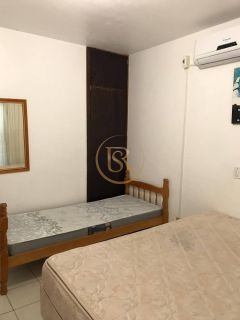 Casa Para Vender com 04 quartos 01 suítes no bairro Meia Praia em Itapema