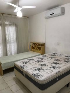 Casa Para Vender com 04 quartos 01 suítes no bairro Meia Praia em Itapema