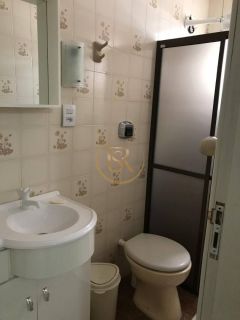 Casa Para Vender com 04 quartos 01 suítes no bairro Meia Praia em Itapema