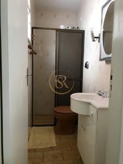 Casa Para Vender com 04 quartos 01 suítes no bairro Meia Praia em Itapema