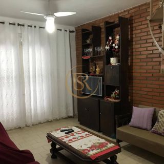 Casa Para Vender com 04 quartos 01 suítes no bairro Meia Praia em Itapema