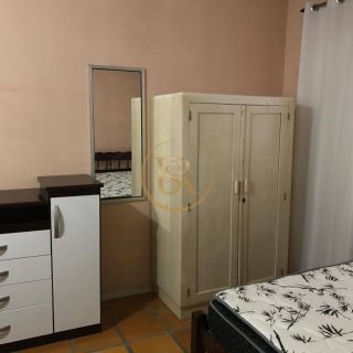 Casa Para Vender com 04 quartos 01 suítes no bairro Meia Praia em Itapema