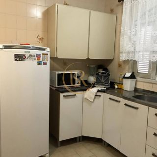 Casa Para Vender com 04 quartos 01 suítes no bairro Meia Praia em Itapema