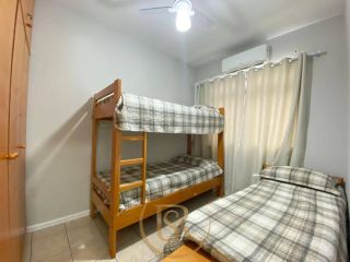 Apartamento à venda a 150 metros do mar no bairro Meia Praia