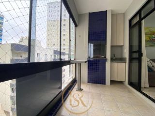 Apartamento à venda a 150 metros do mar no bairro Meia Praia