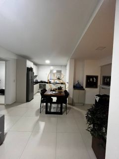 Apartamento à venda 150 metros do mar na praia de Perequê