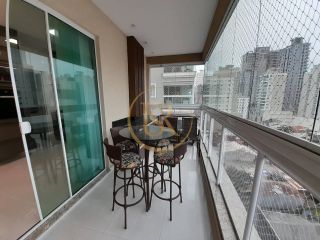 Apartamento com 03 suítes