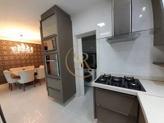 Apartamento com 03 suítes