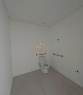 Sala comercial frente mar no Perequê