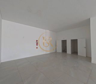 Sala comercial frente mar no Perequê