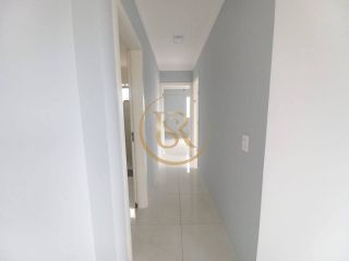 Apartamento com móveis na cozinha