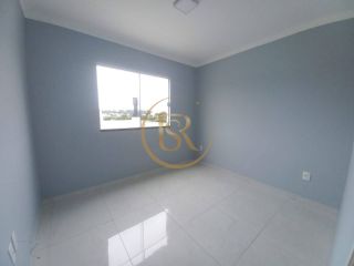 Apartamento com móveis na cozinha