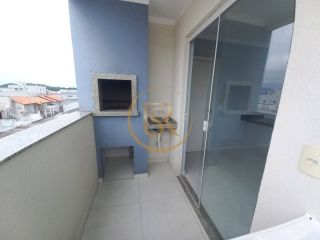 Apartamento com móveis na cozinha