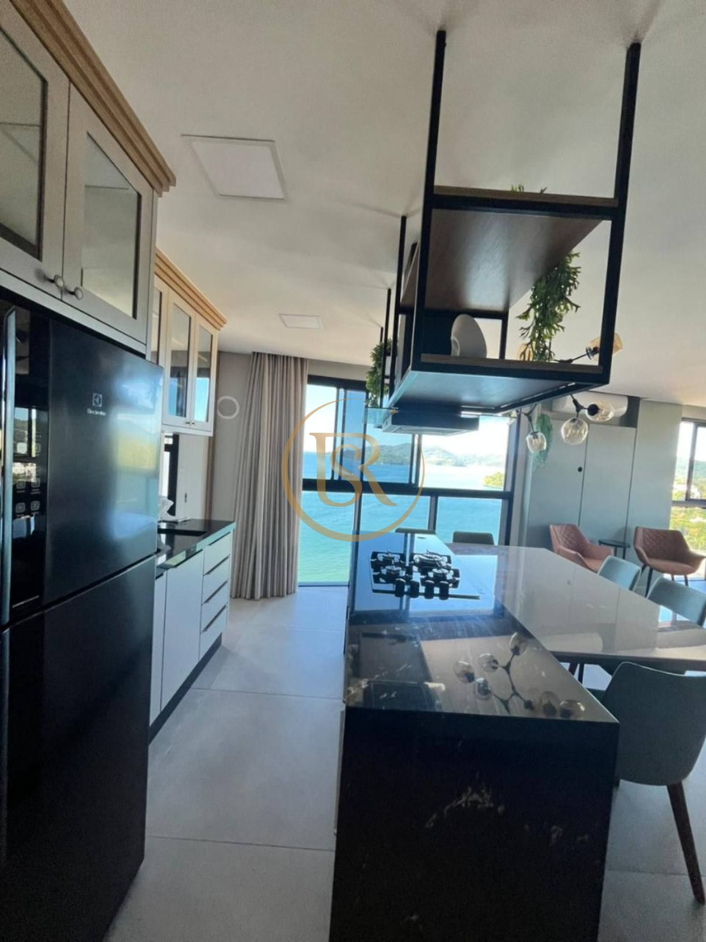 Apartamento à venda vista mar na praia do Perequê