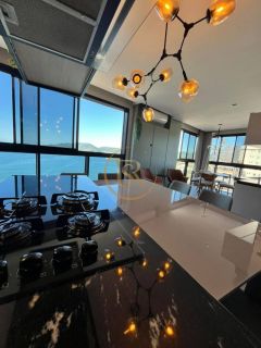 Apartamento à venda vista mar na praia do Perequê