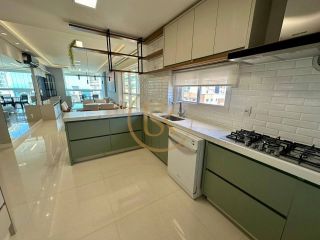 Apartamento alto padrão vista mar disponível para locação anual