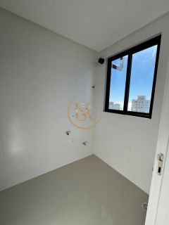 Cobertura próxima ao mar em Itapema