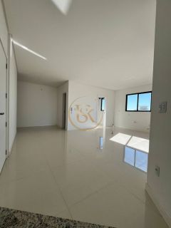 Cobertura próxima ao mar em Itapema